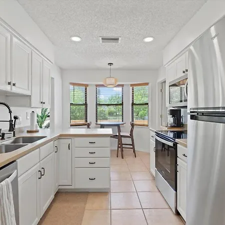 Spacious Home Near Beach, Large Yard, Game Room And Dog Friendly Jacksonville Exterior photo
