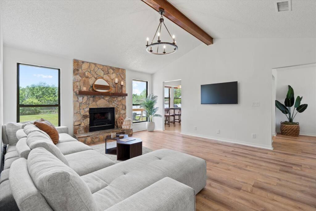 Сasa de vacaciones Spacious Near Beach, Large Yard, Game And Dog Friendly Jacksonville