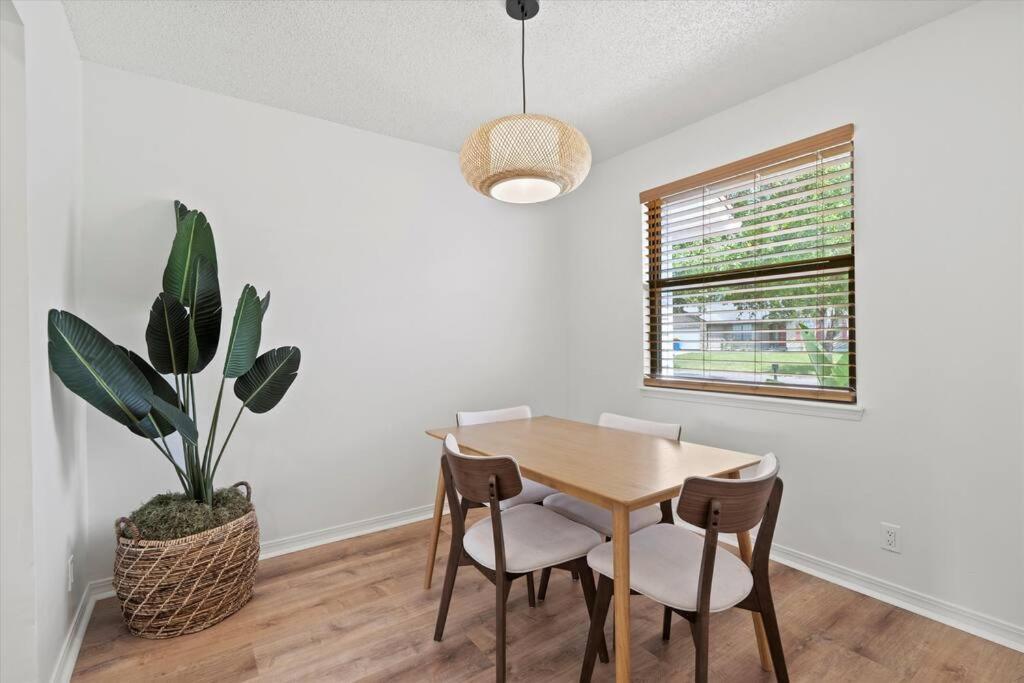 Ferienhaus Spacious Near Beach, Large Yard, Game And Dog Friendly